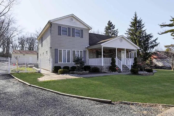 26 Pleasant Valley Rd photo 1
