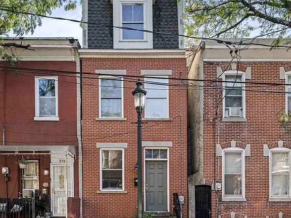 2nd image of 576 Berkley St
