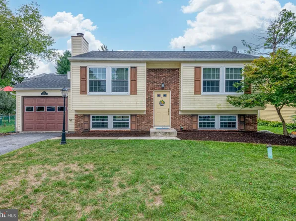 102 Warren Way, Lancaster, PA 17601