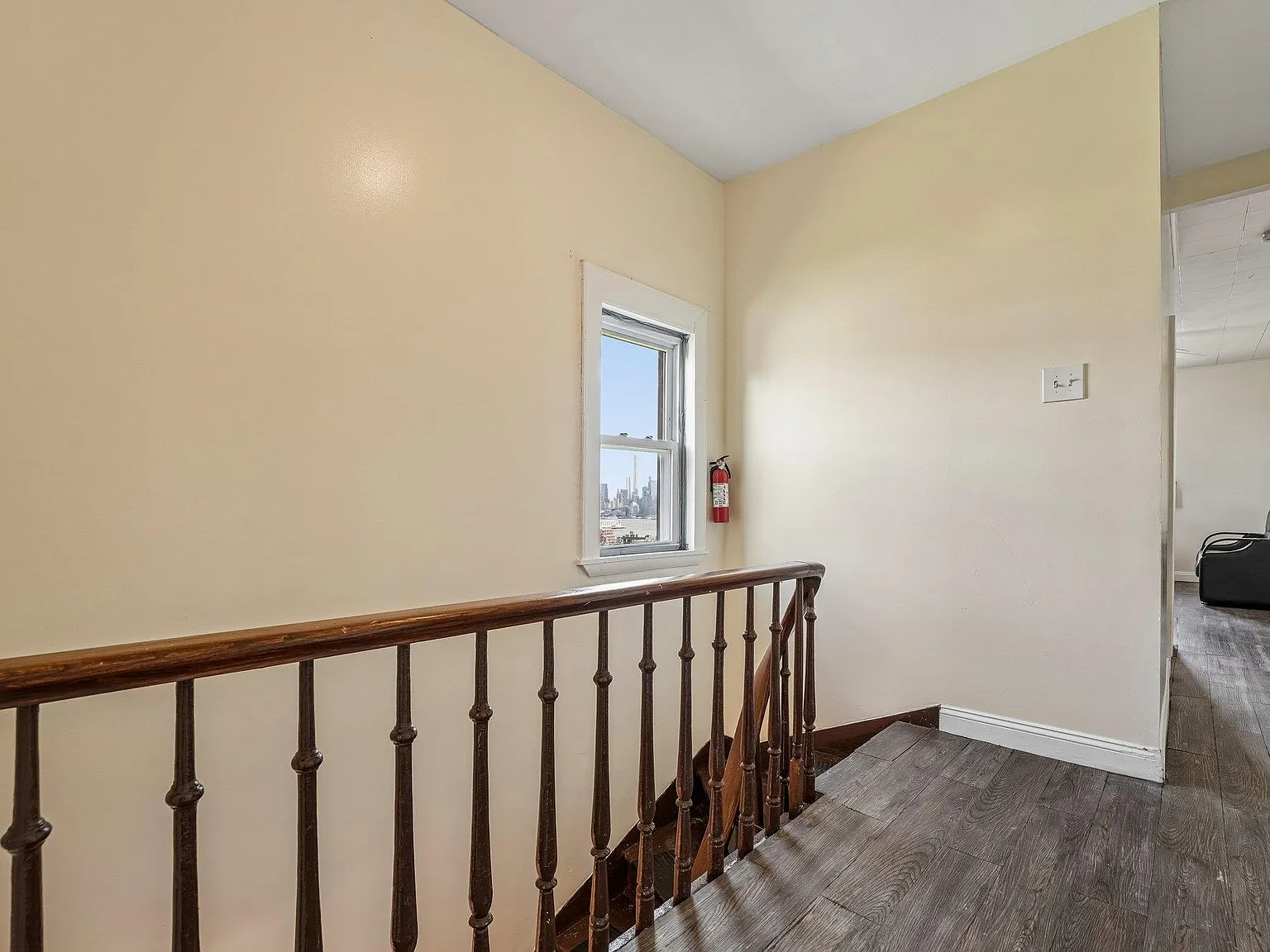 3 bed, 2.0 bath, 1100 sqft, $3,500 — Photo 4