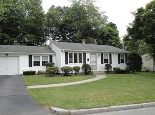 421 Knollwood Dr, Woonsocket, RI 02895