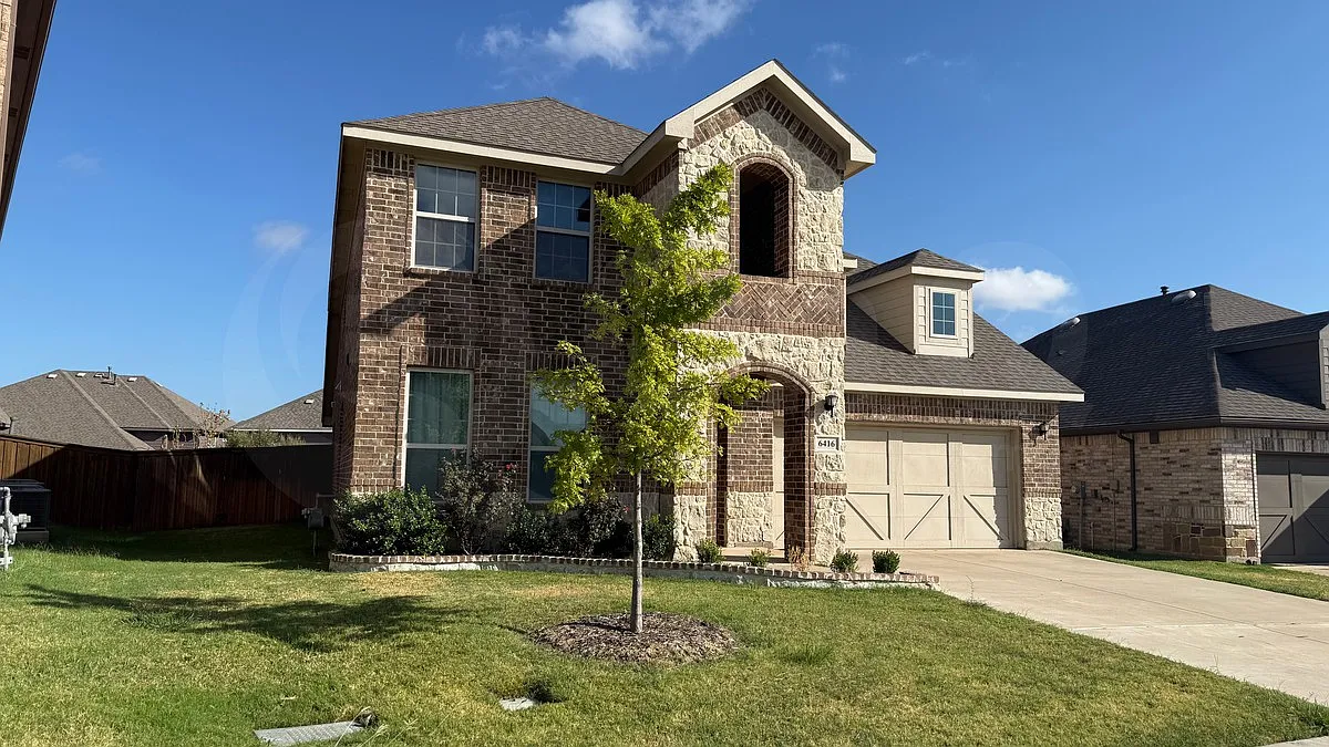 4 bed, 3.0 bath, 2827 sqft, $3,300 — Photo 3