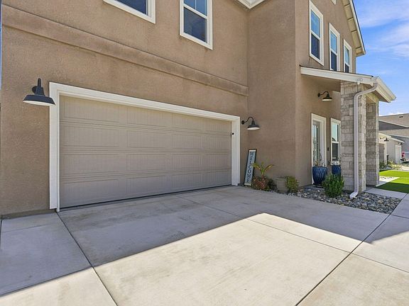 5th image of 432 University Drive