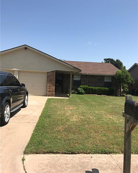 1st image of 979 Squire Mansion
