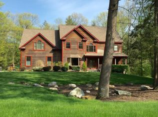 30 Lindenridge Rd, Amherst, MA 01002