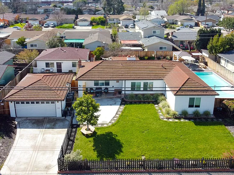 893 Olivina Ave #ID1305125P — Photo 35