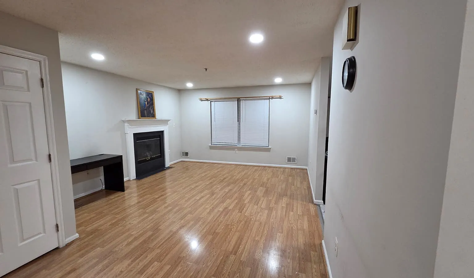 3 bed, 1587 sqft, $3,100 — Photo 2