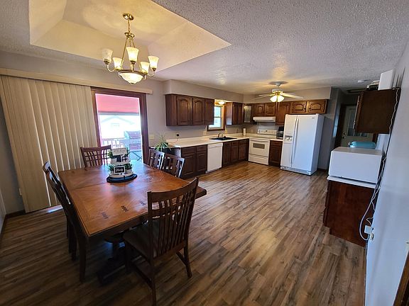4th image of 903 Holloway Ln