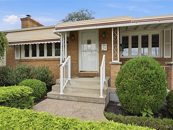 3rd image of 74 Leni Ln