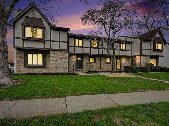 2nd image of 1914 Laramie Dr #26