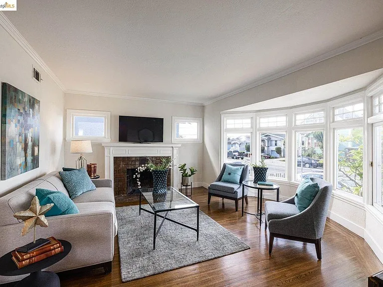 4326 Market St — Photo 3