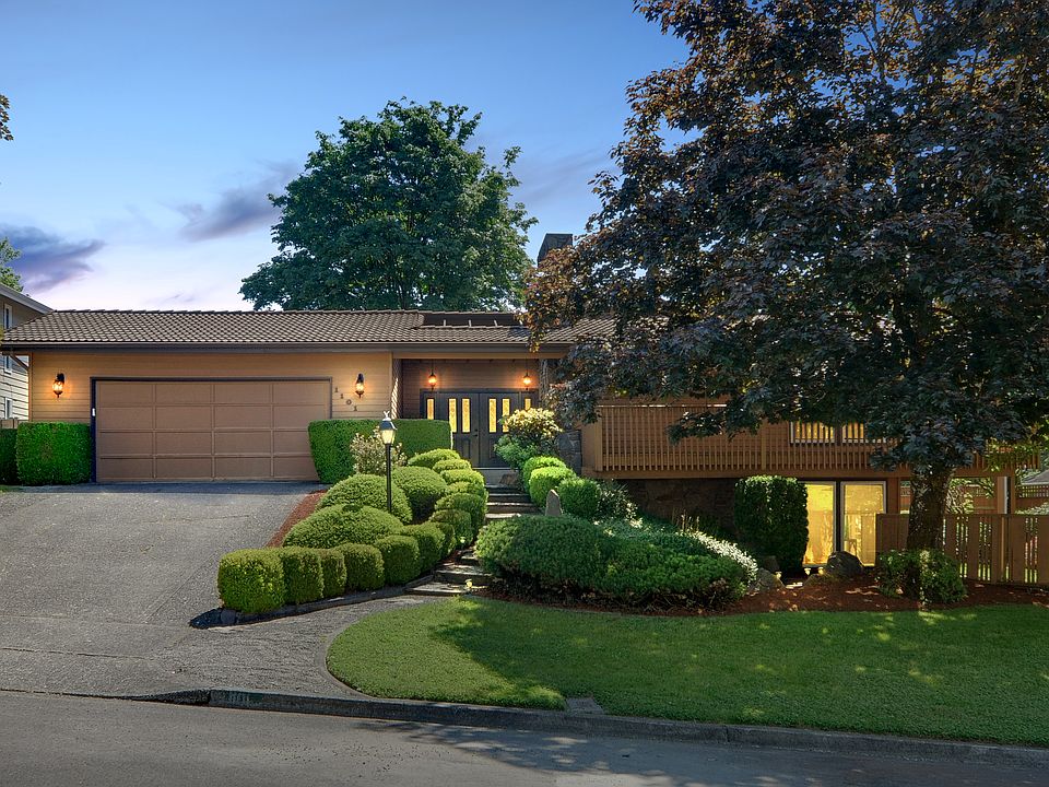 1st image of 1101 SE 102nd Ave