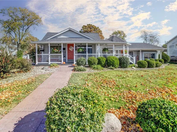 1001 Deal St, Highland, IL 62249