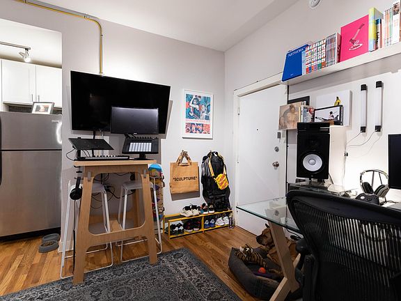 5th image of 2420 N Kedzie Blvd APT B2
