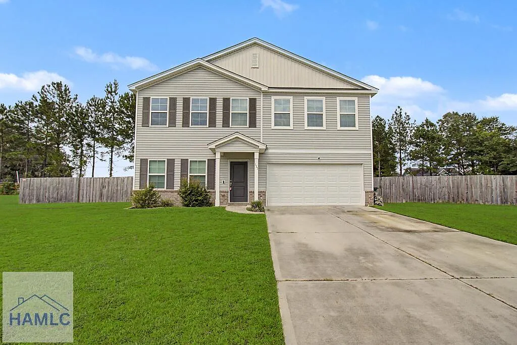 5 bed, 3.0 bath, 2447 sqft, $2,400 — Photo 1