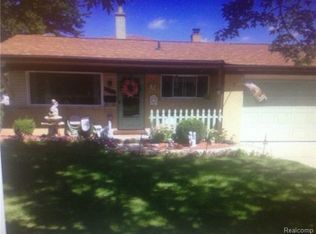 21936 Candace Dr, Rockwood, MI