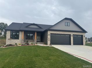 1815 Robins Mill Ct, Maryville, IL 62062
