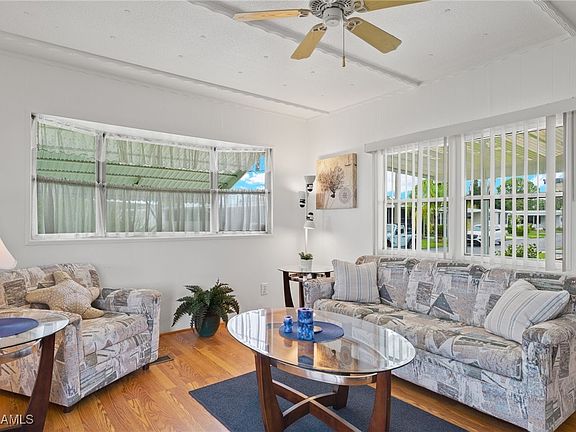 5th image of 818 Homefolks St