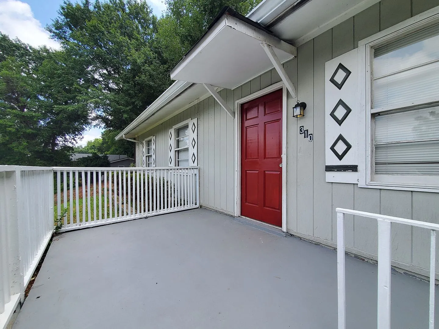 310 Lincoln St SW photo 1