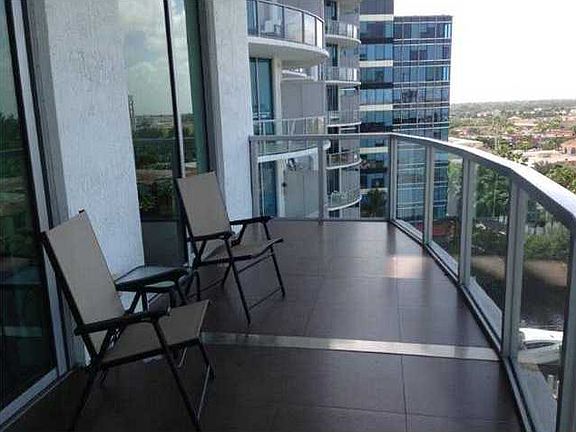 3rd image of 3029 NE 188th St APT 809