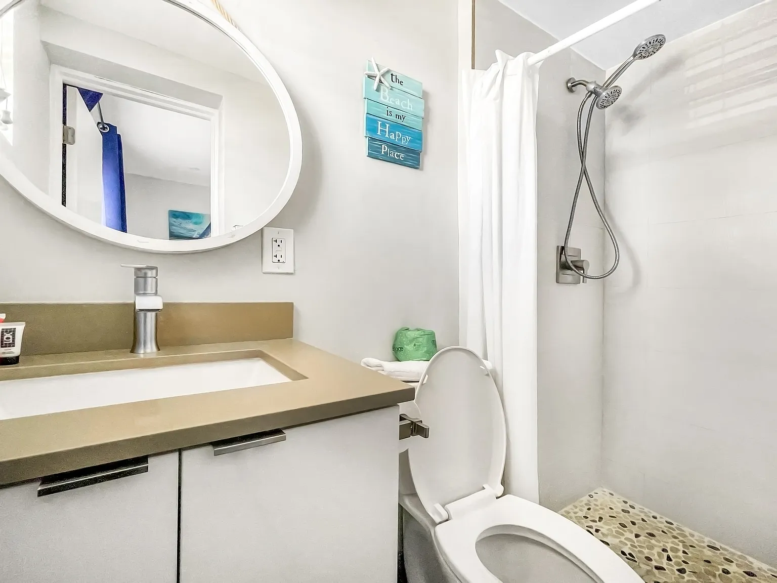 1 bed, 925 sqft, $2,596 — Photo 2