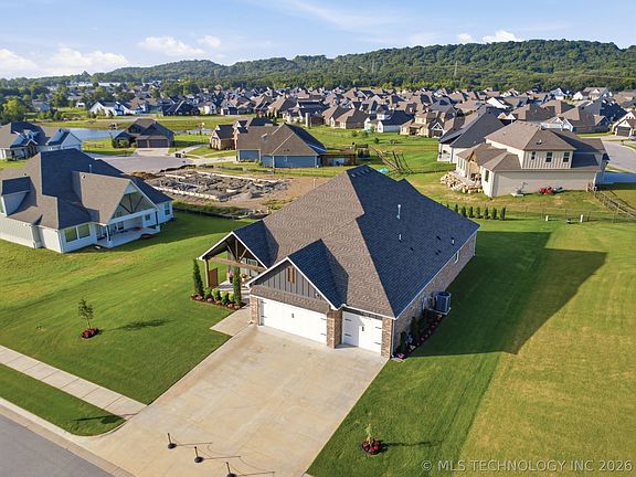 5th image of 18960 E Orchard Cir