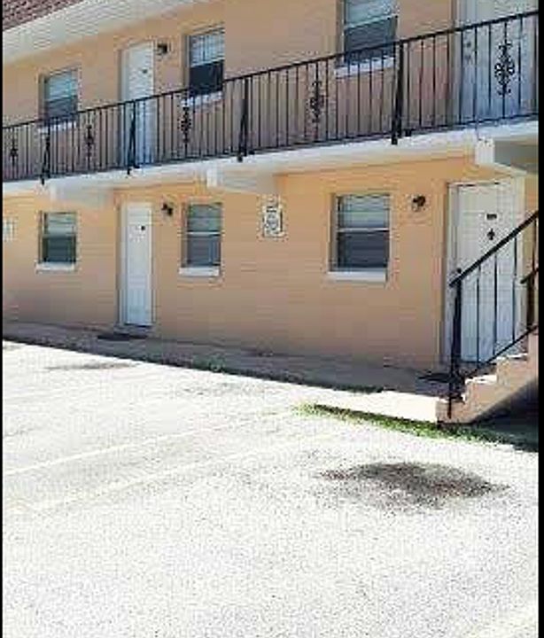 1st image of 125 S Orchard St #106