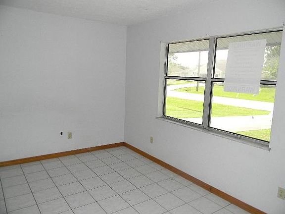2nd image of 502 SW Todd Av Avenue