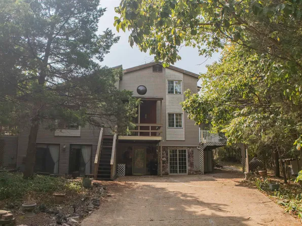 32632 Matsushita Pl, Edwards, MO 65326