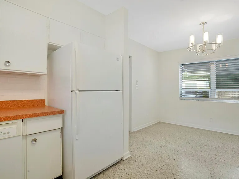 3410 Poinsettia Ave — Photo 8