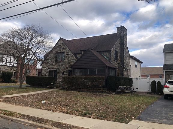 4th image of 829 Turner Ave