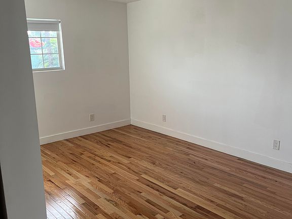 4th image of 1993 Church St #208