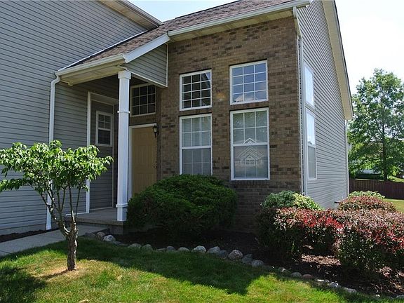2nd image of 4825 Gateway Dr