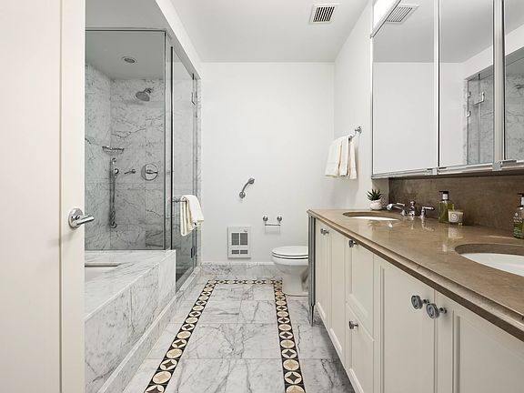 5th image of 205 W 76th St APT 401
