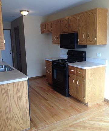 4th image of 5360 Diamond Dr #B
