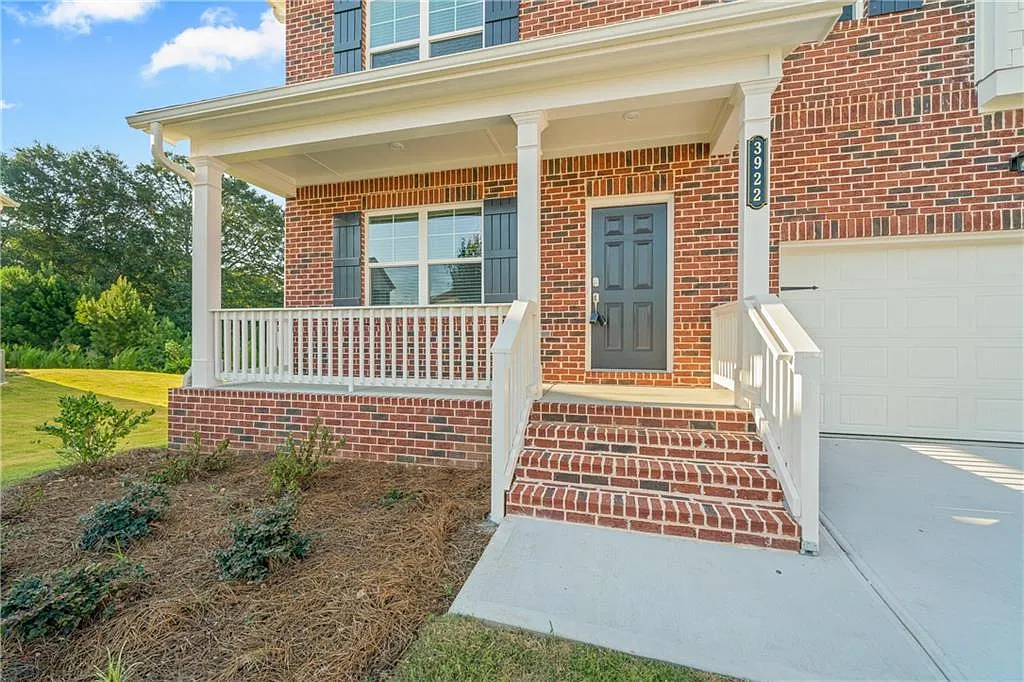 4 bed, 2.5 bath, 2540 sqft, $2,600 — Photo 4