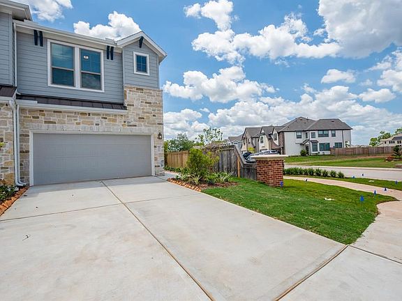 2nd image of 9402 Harvest Oak Ct
