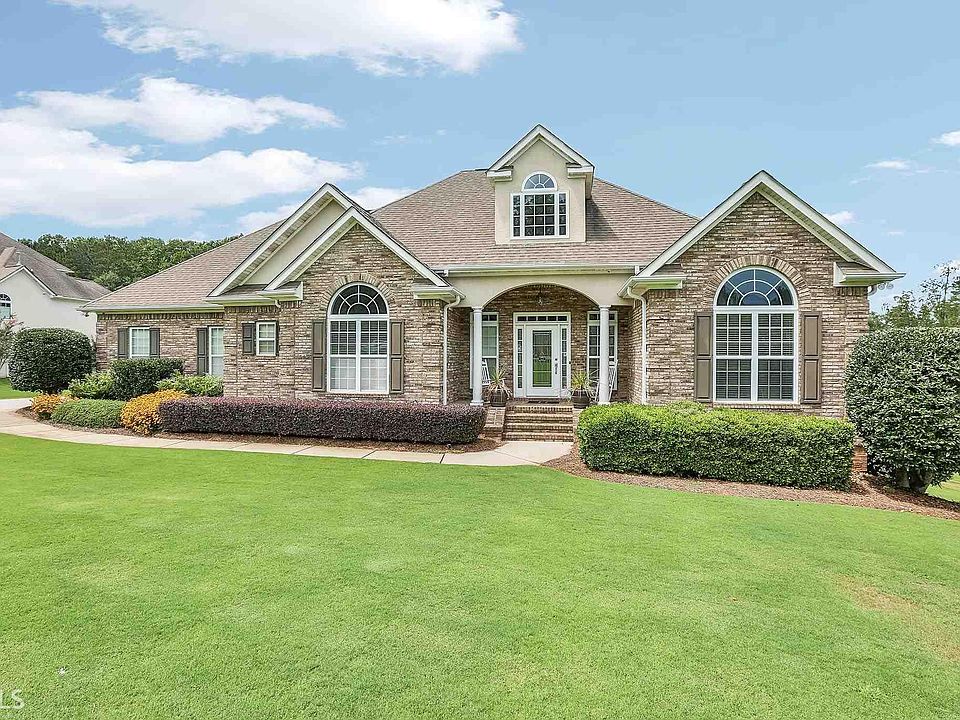 1st image of 70 Lake Park Ct
