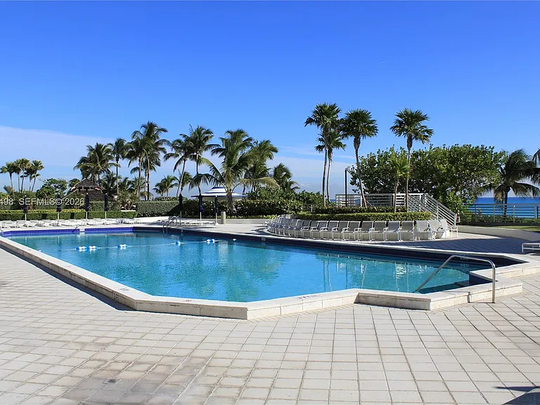 5161 Collins Ave #1004 — Photo 31