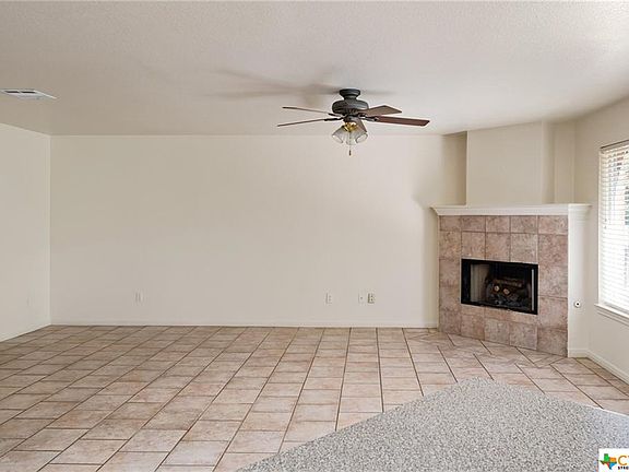 4th image of 1121 Debbie Ct