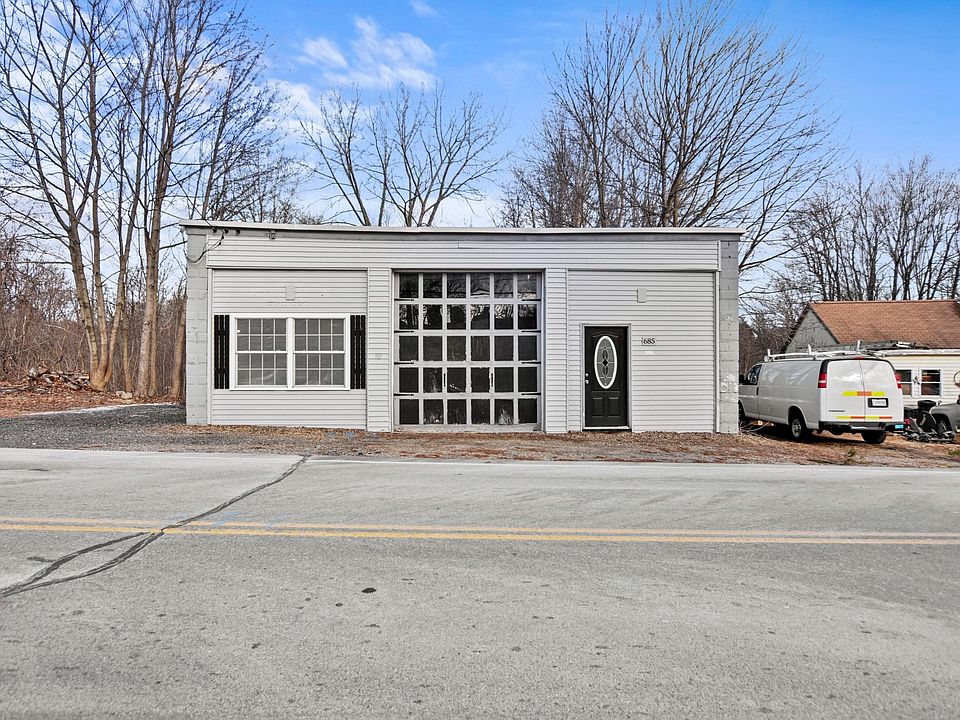 1st image of 685 Pleasant St