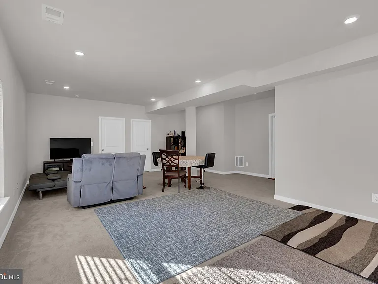 131 Thornton Way — Photo 33