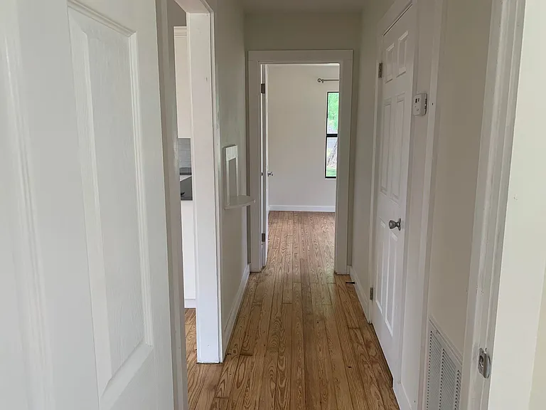 817 W Mahl St — Photo 8