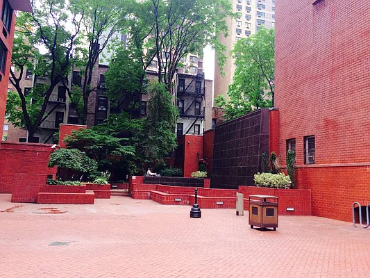 Rented by Jade Stone Real Estate Consulting | media 28