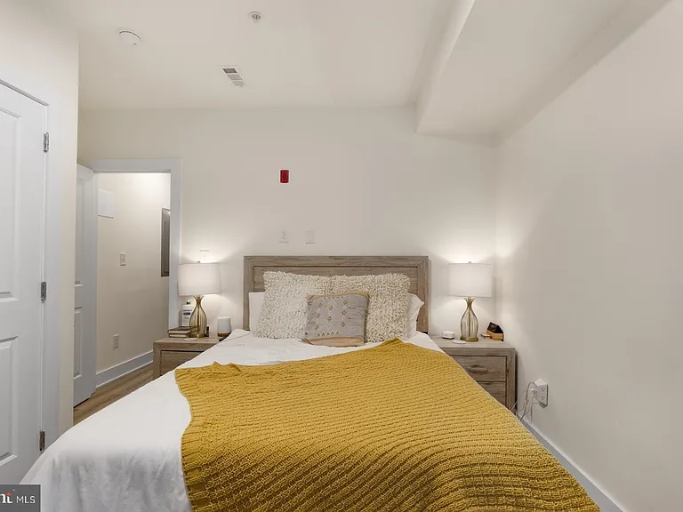 1228 N 25th St #6 — Photo 12