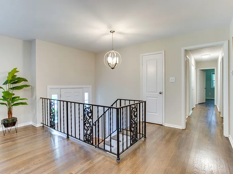 9112 Santayana Dr — Photo 2