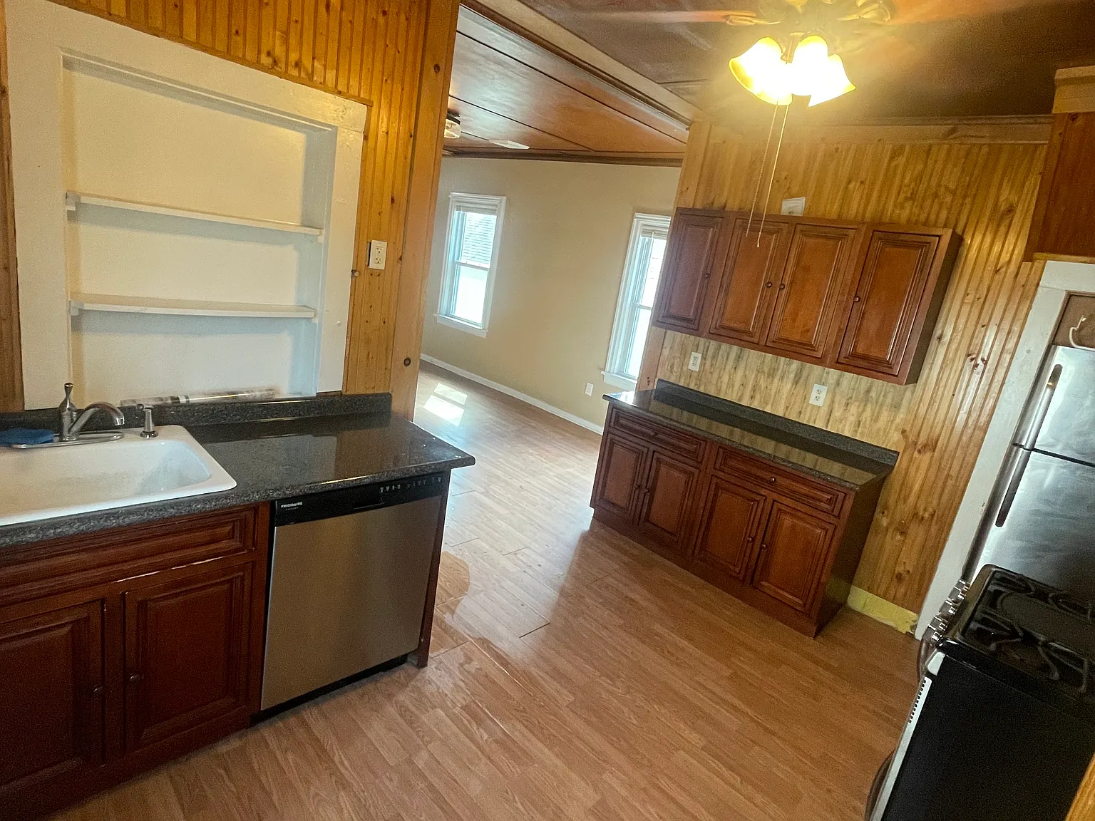 3 bed, 1500 sqft, $1,650 — Photo 3