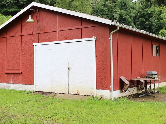 2nd image of 9 Clay Ln