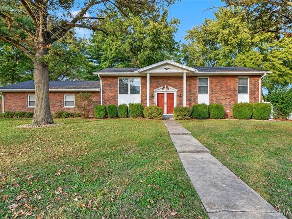 219 Brookside Ln, Ballwin, MO 63021