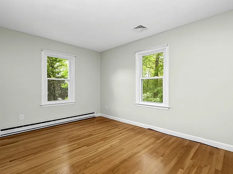 72 Westfield Dr — Photo 9